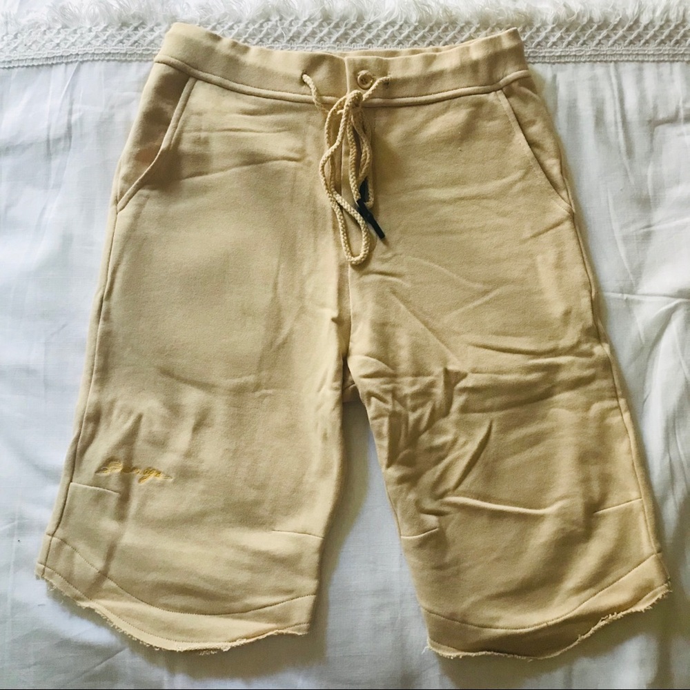 BNGA SWEATSHORTS | CREAM | Unisex